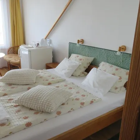 Prima Porta Vendeghaz 4* Balatonalmádi